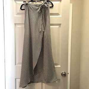 Design Lab wrap skirt, size: large, color: black and white